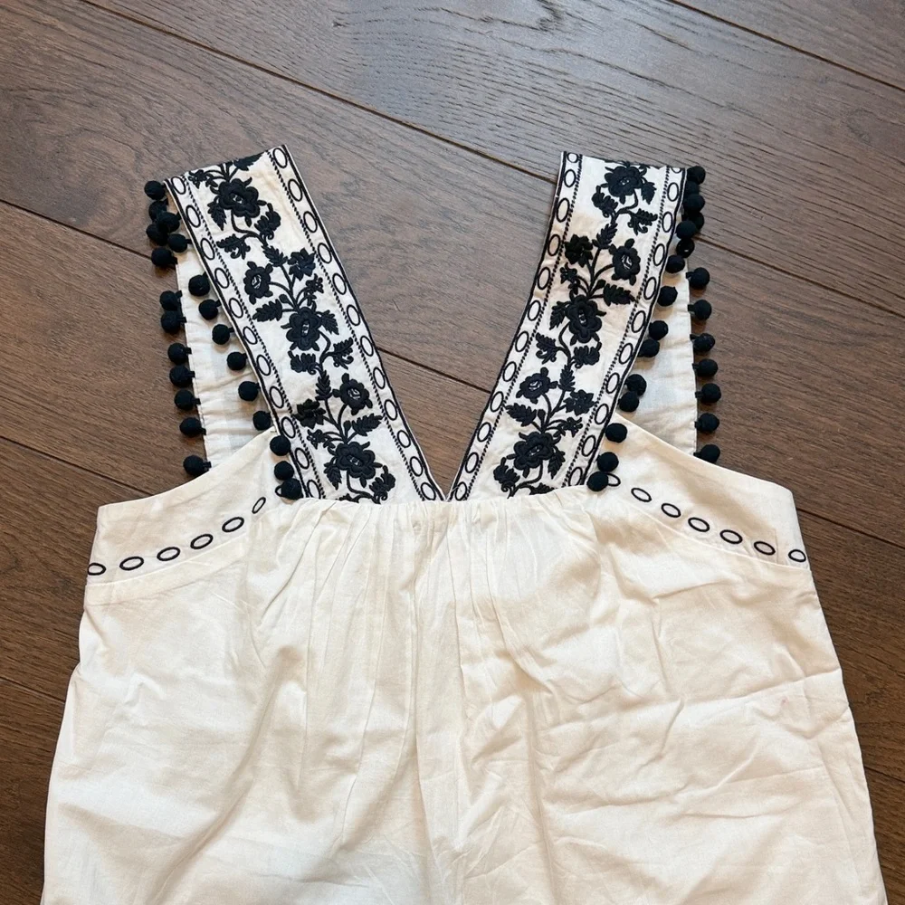 Loomis Embroidered White and  Blue Women's Sleeveless Top Size 0 C7-038